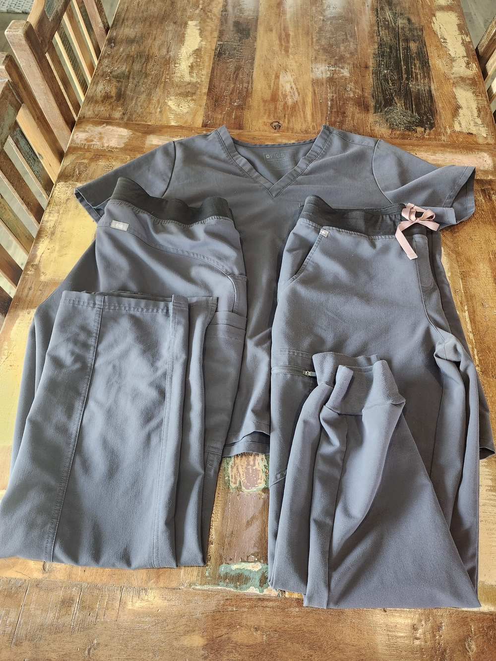 Figs Gray Women’s Scrub Top and Jogger Pants with Pink Ribbon Accent L/XL